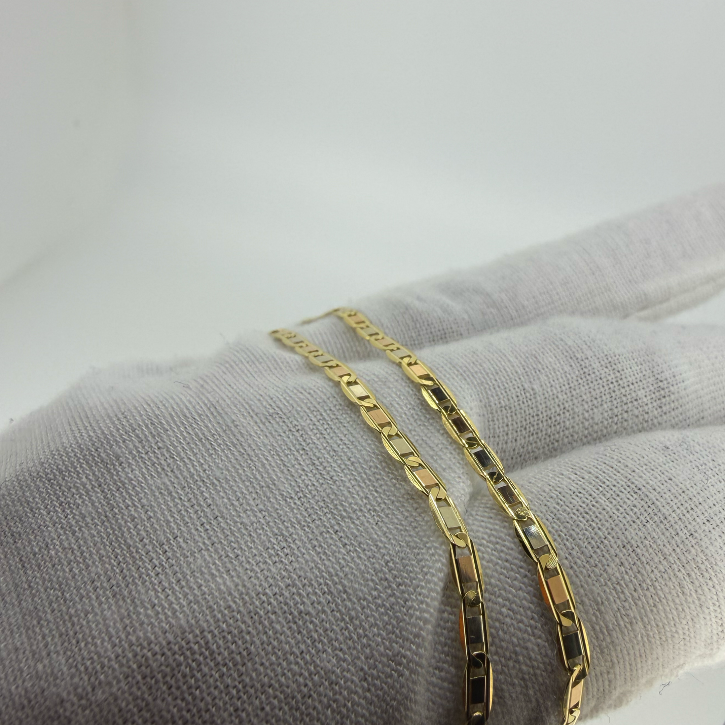 18ct Yellow & White Gold Mariner Necklace 17.5 Inch 5.3g 2mm