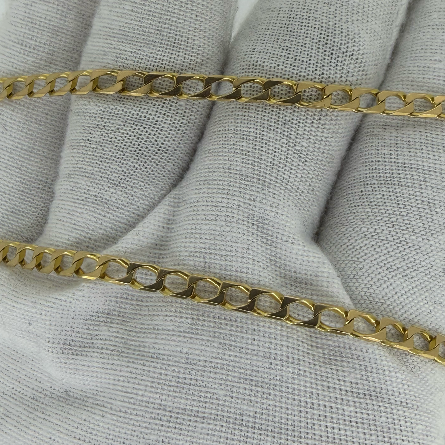 9ct Gold Curb Link Chain Necklace 9.3g 21 Inch