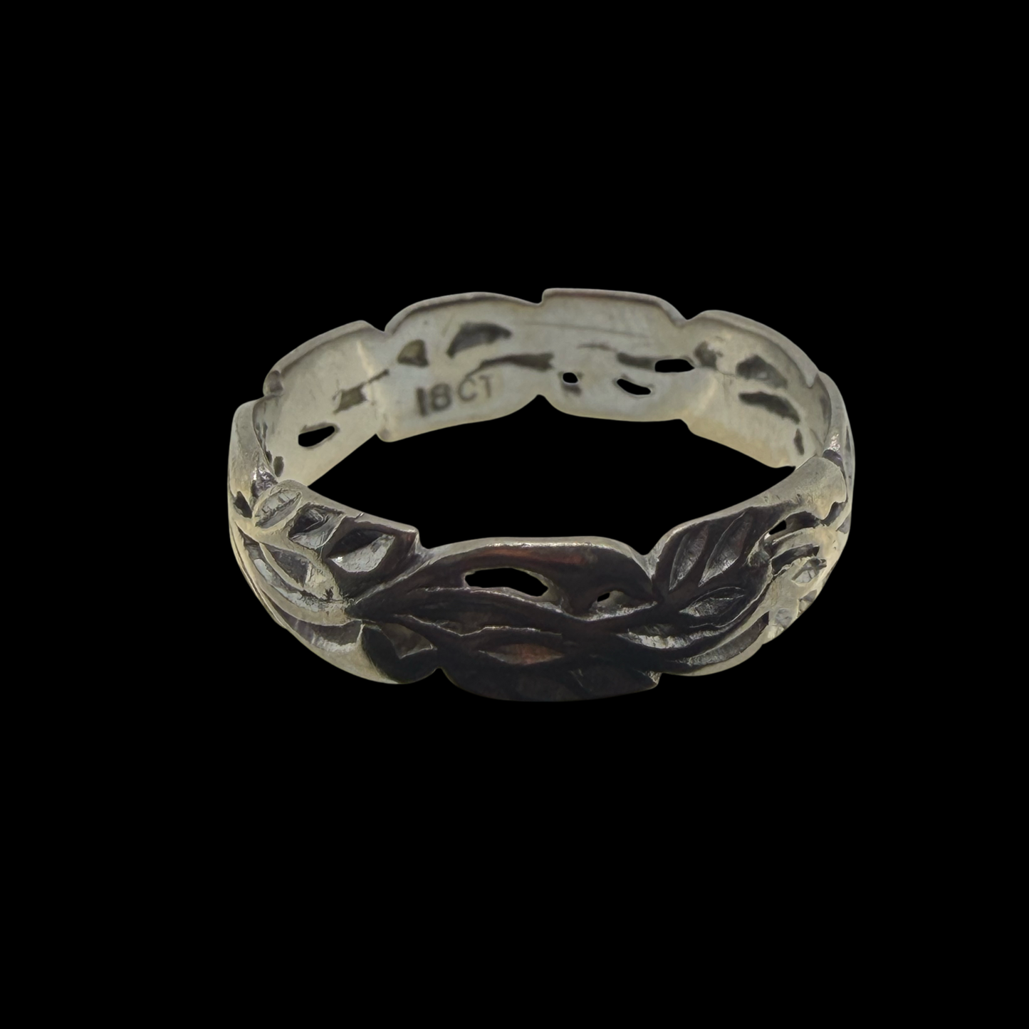 18ct White Gold Ring  - Size L (1.5 cm diameter)